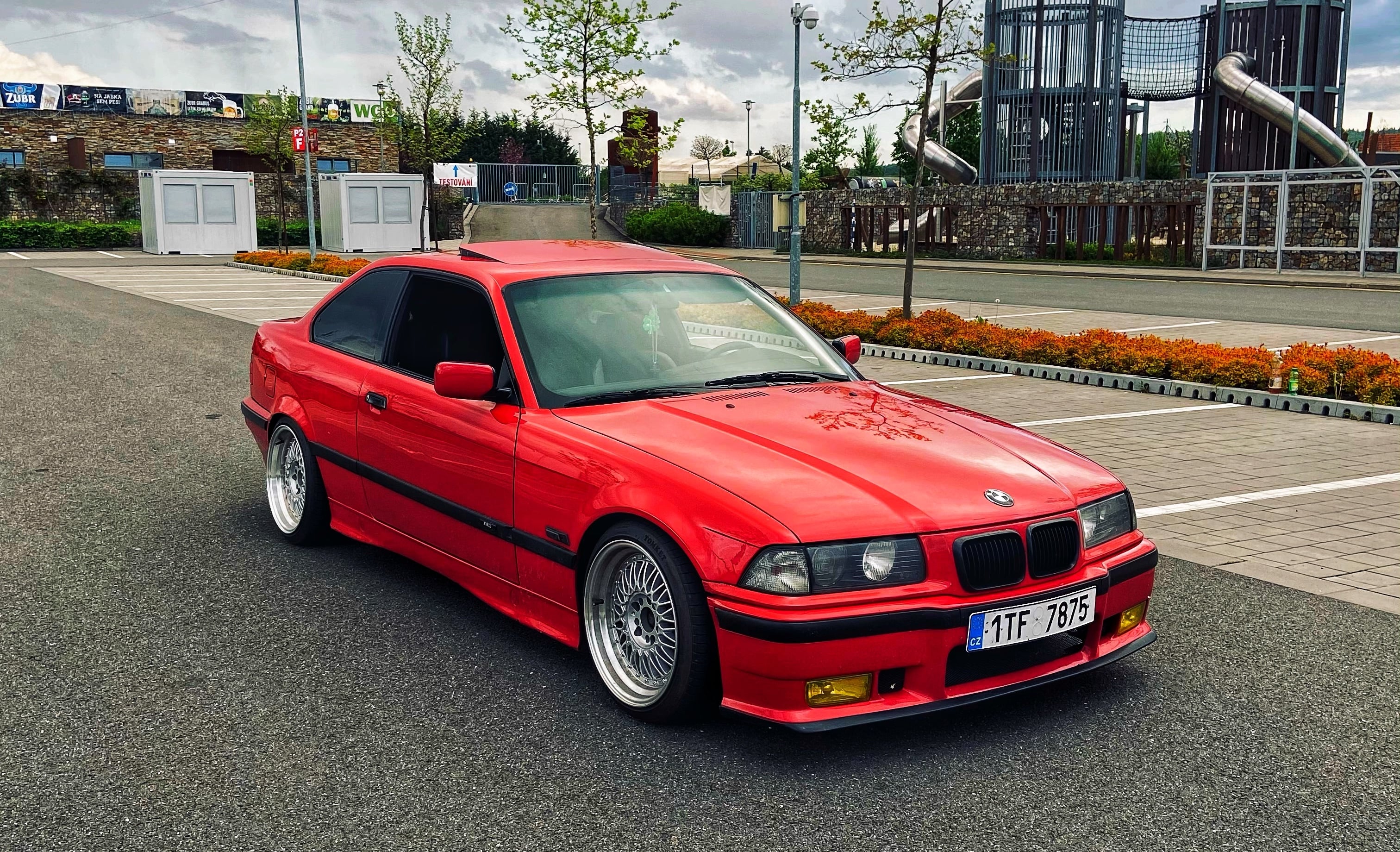 bmw-e36-coupe-325i-141kw-od-radka-2-min